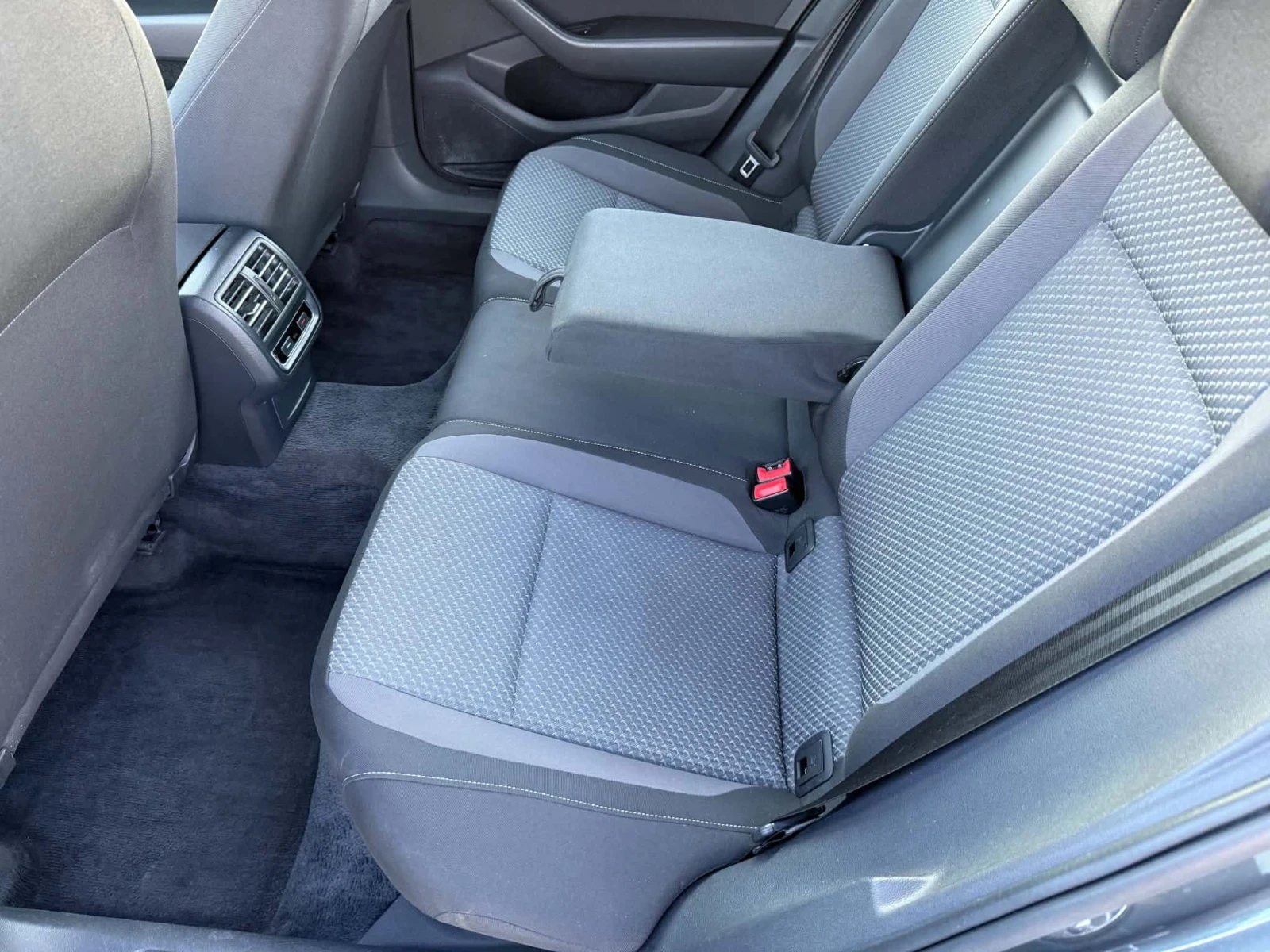 VW Passat, снимка 9 - Автомобили и джипове - 56247635