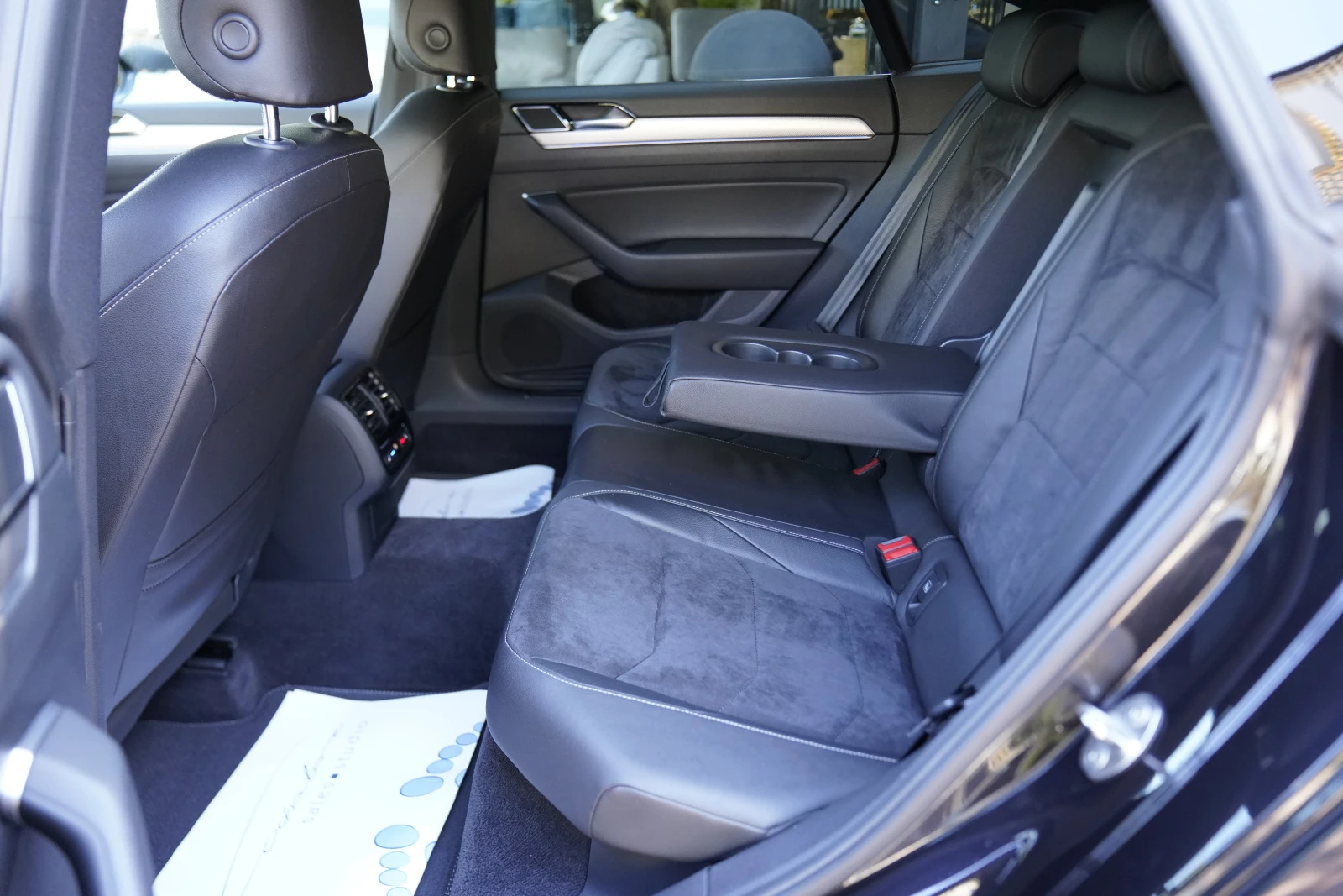 VW Arteon 2.0 TSI 4Motion R Line, снимка 11 - Автомобили и джипове - 56270298