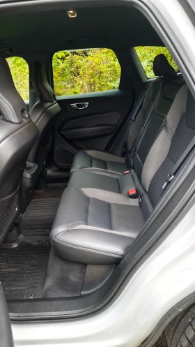 Volvo XC60 R-Design, Mild Hybrid, AWD, Keyless, снимка 9