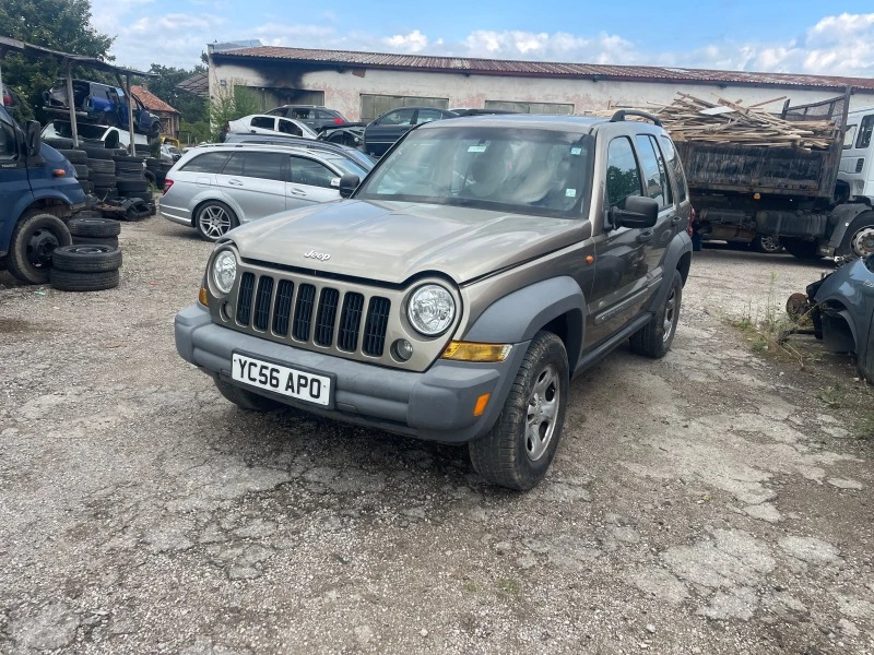 Jeep Cherokee, снимка 1 - Автомобили и джипове - 42090618