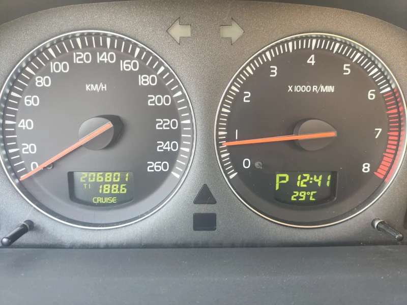 Volvo Xc90 2.5T, снимка 14 - Автомобили и джипове - 52081877