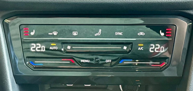 VW Tiguan R-Line* 4-Мotion* 2.0 TDI* Подгрев* Лизинг* Гаранц, снимка 13 - Автомобили и джипове - 51285854