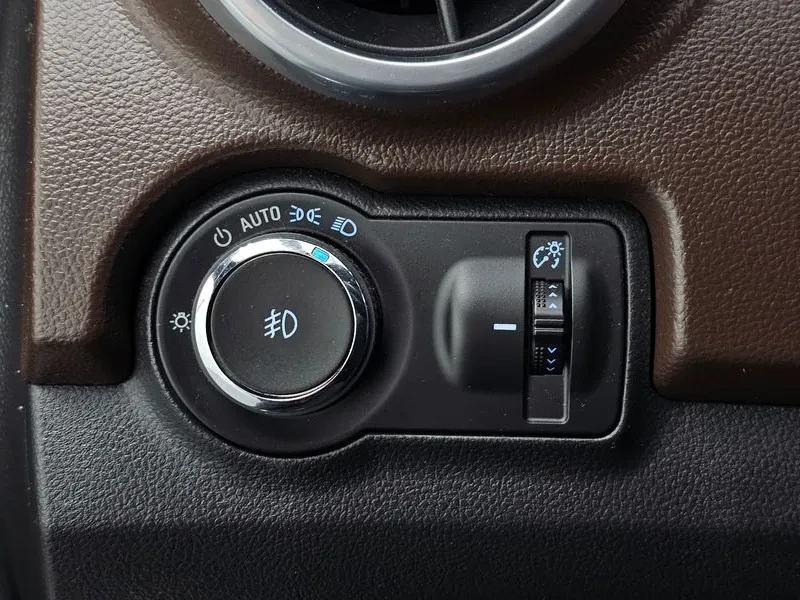 Chevrolet Trax 1.4, снимка 17 - Автомобили и джипове - 54330256