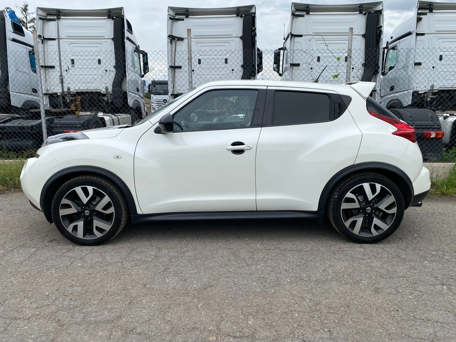Nissan Juke 1.6T - 2013г. ТОП СЪСТОЯНИЕ 141х.км. - изображение 2
