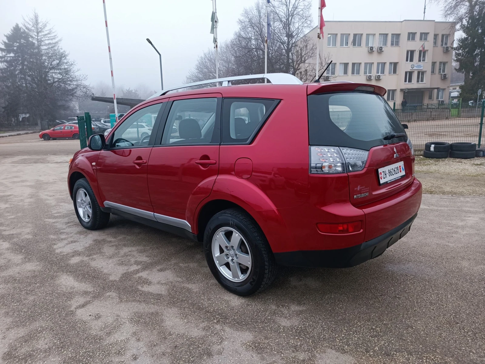 Mitsubishi Outlander 2.4i-170кс-ШВЕЙЦАРИЯ-РЪЧКА-4Х4 - изображение 6