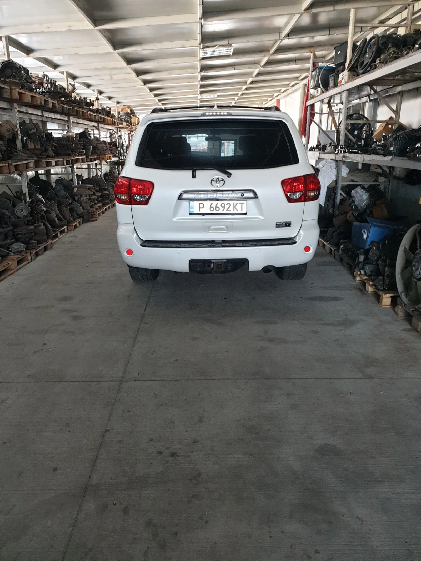 Toyota Sequoia 5.7 Platinum V8 4WD | Mobile.bg � ����������� 4