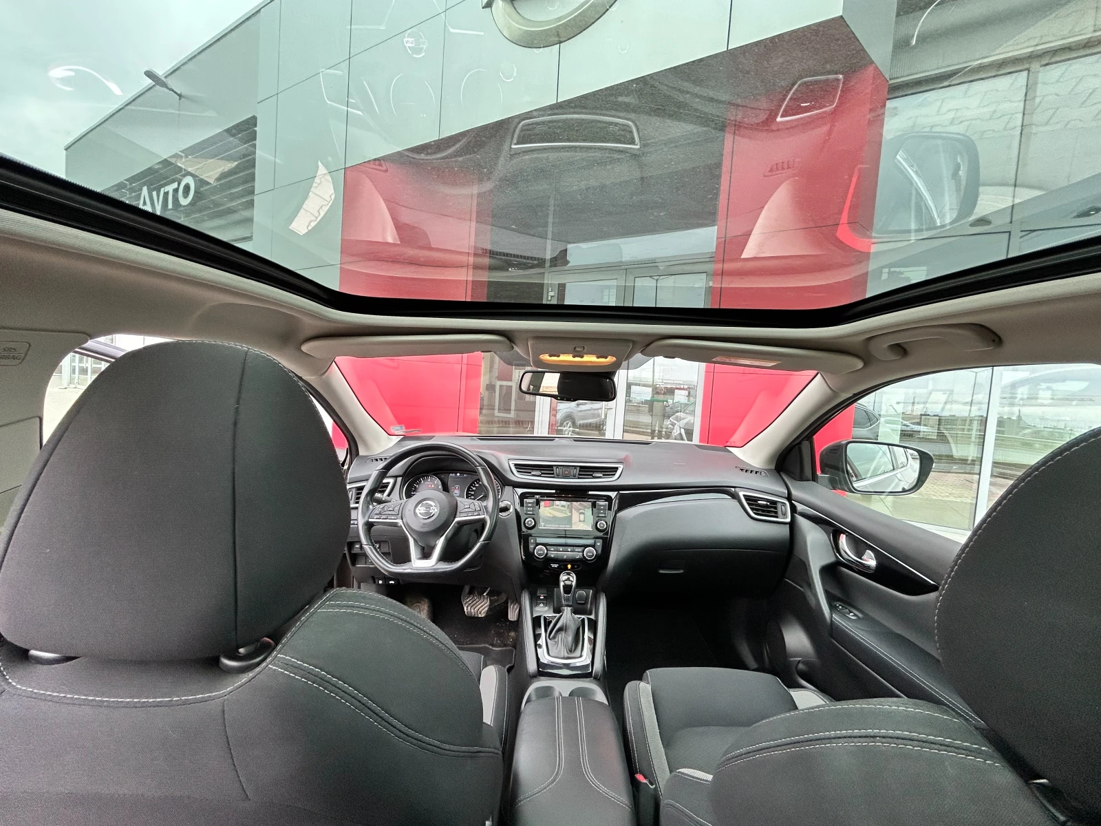 Nissan Qashqai 1.3 DIG-T N-Connecta A/T, снимка 6 - Автомобили и джипове - 53962127