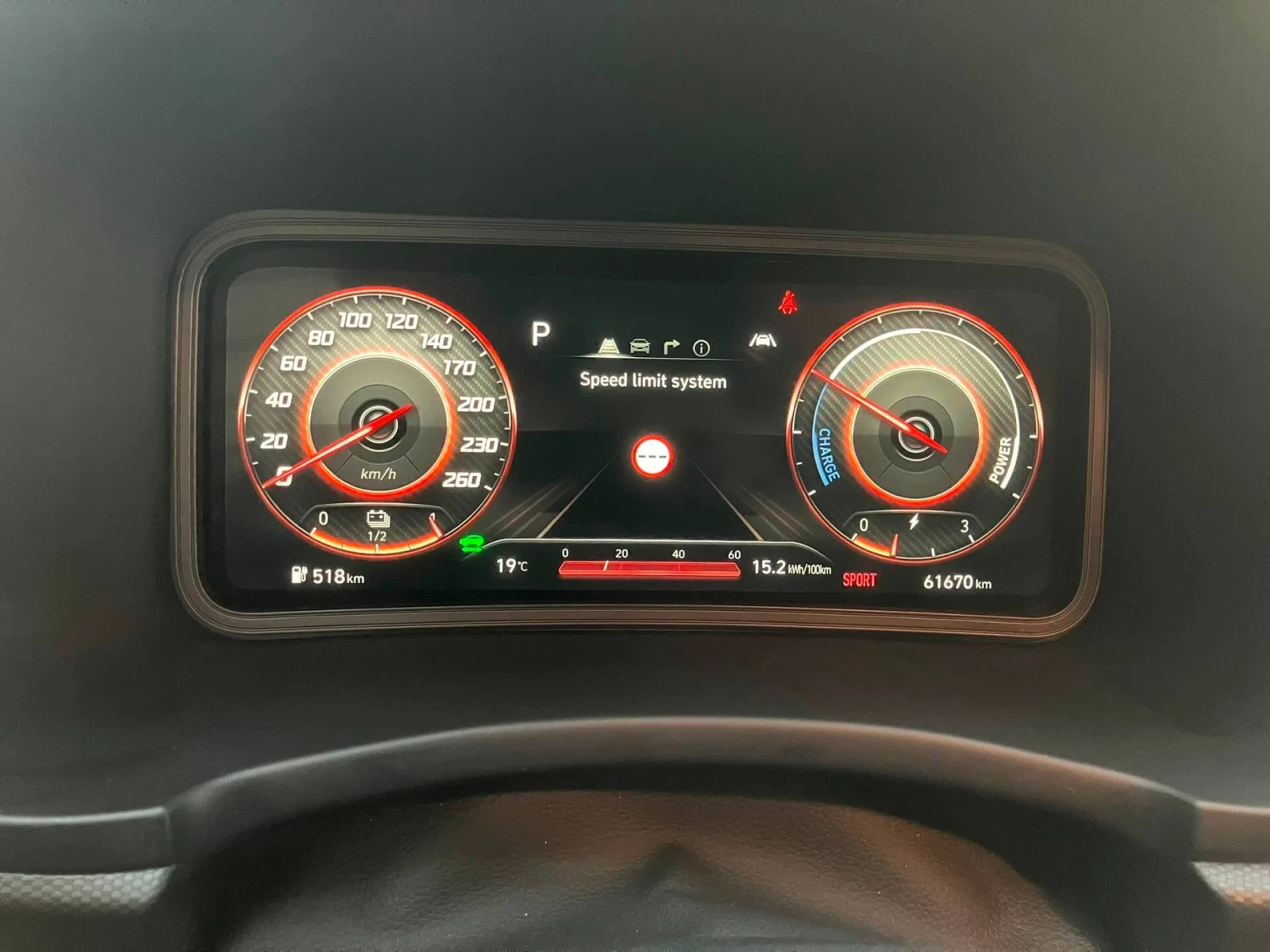 Hyundai Kona Long Range 67kWh/HuD/Krell Music/Подгрев/Камера, снимка 10 - Автомобили и джипове - 55459400