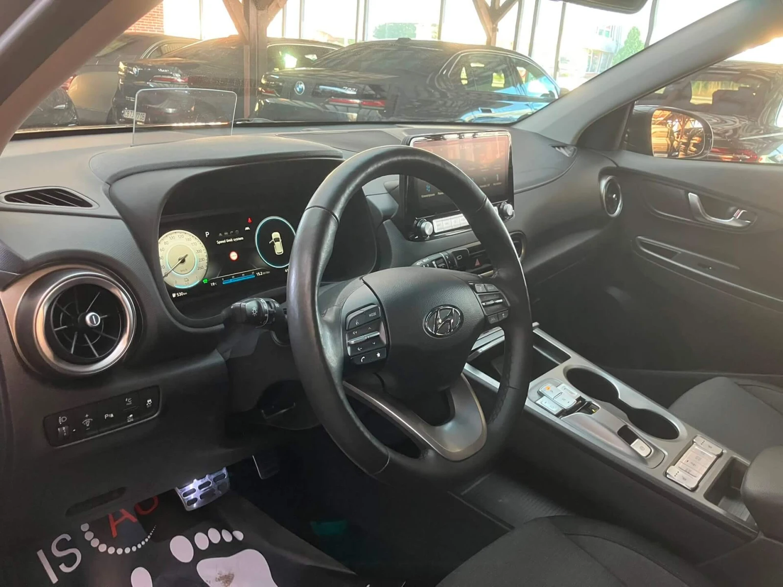 Hyundai Kona Long Range 67kWh/HuD/Krell Music/Подгрев/Камера, снимка 8 - Автомобили и джипове - 55459400