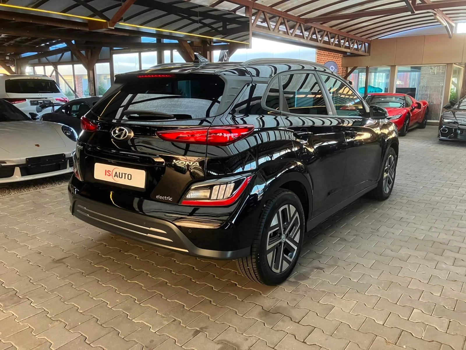 Hyundai Kona Long Range 67kWh/HuD/Krell Music/Подгрев/Камера, снимка 4 - Автомобили и джипове - 55459400