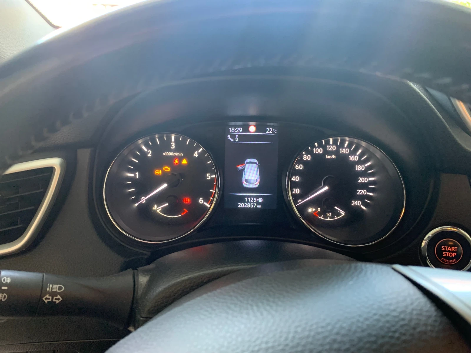 Nissan Qashqai, снимка 9 - Автомобили и джипове - 55513246