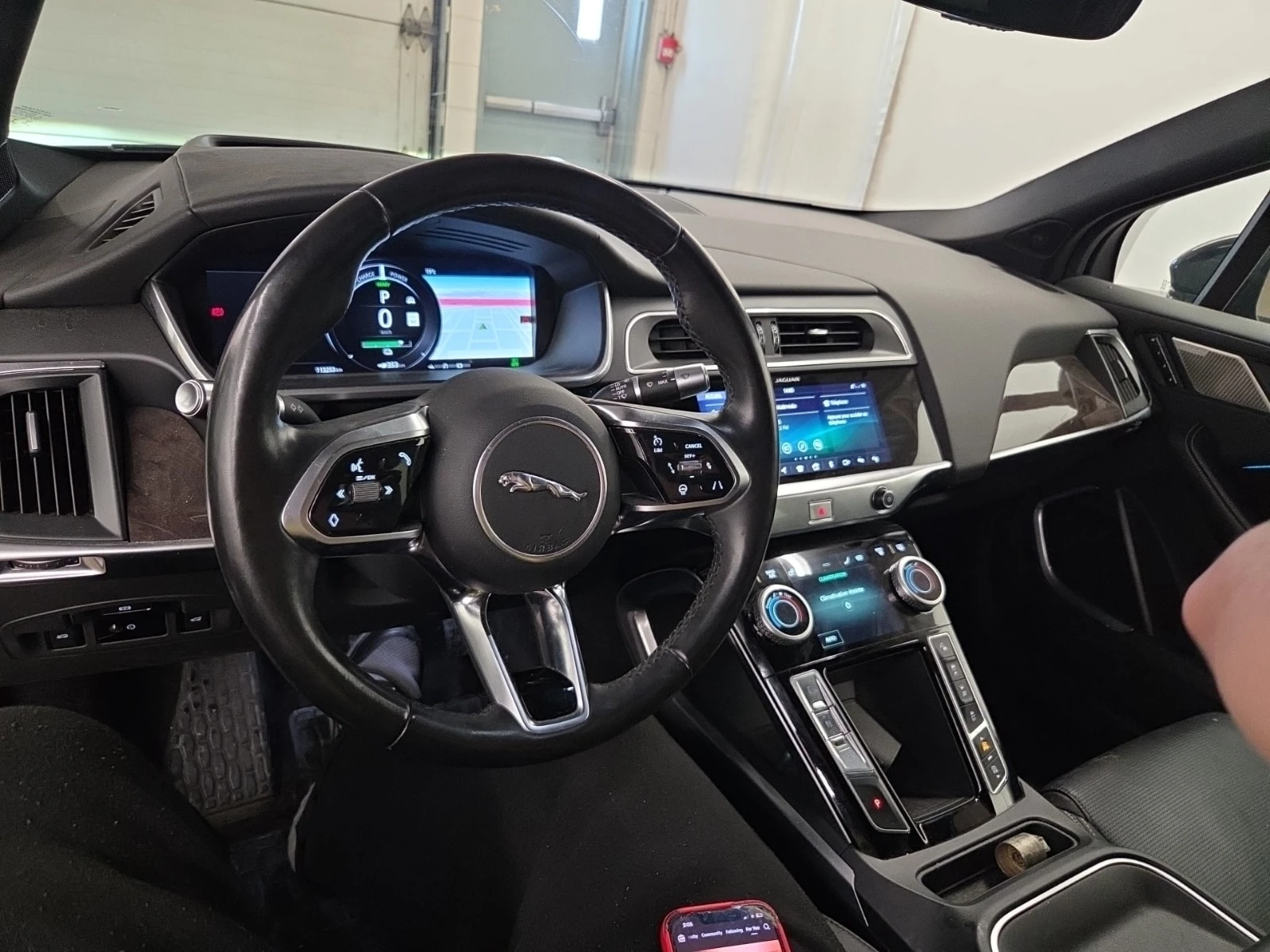 Jaguar I-Pace * FIRST EDITION * CARFAX * ЦЕНА ДО БГ, снимка 7 - Автомобили и джипове - 55970213