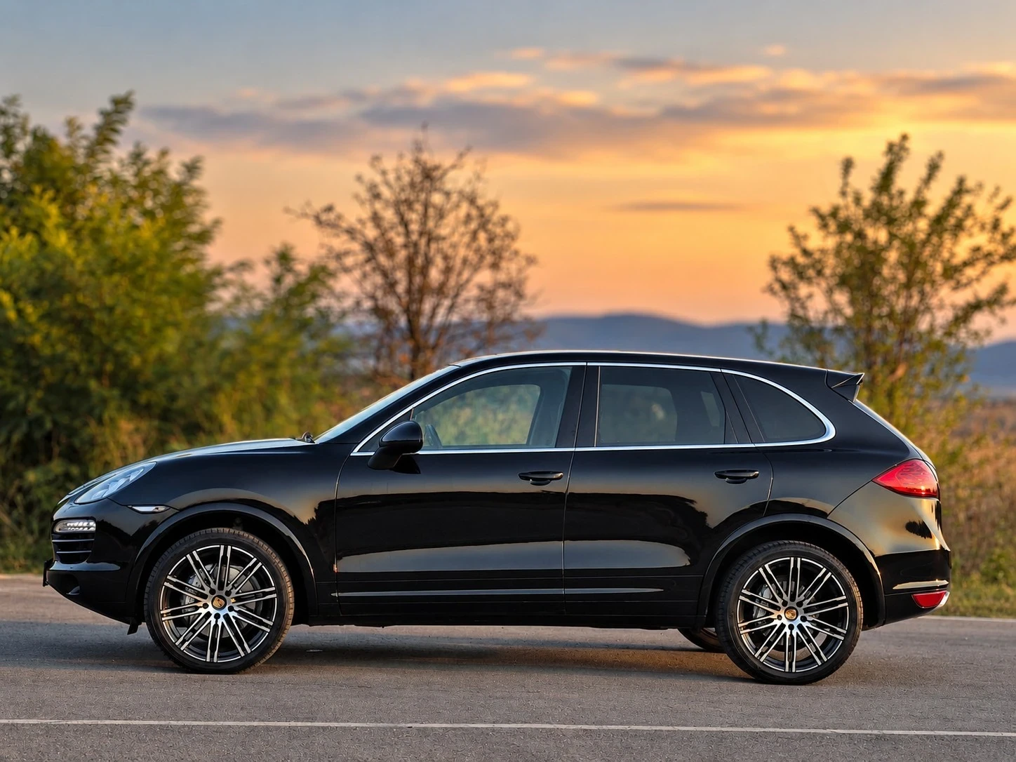 Porsche Cayenne 4.2 TDI/PANO/CAMERA, снимка 2 - Автомобили и джипове - 56047931