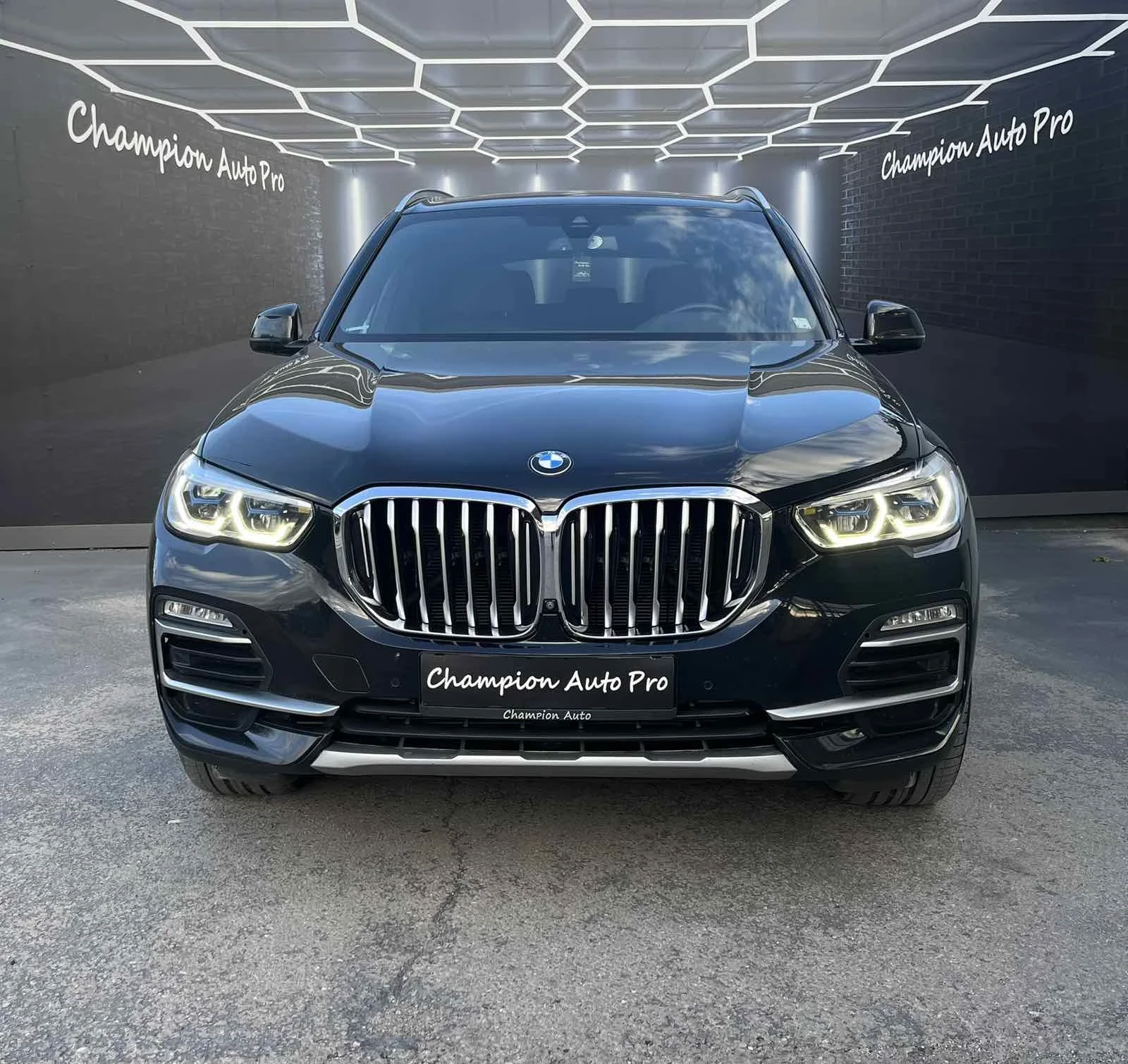 BMW X5 M-Sport Swarovski , снимка 2 - Автомобили и джипове - 56329920