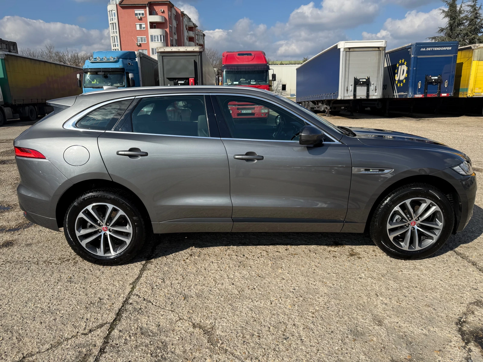 Jaguar F-PACE R-Sport, снимка 4 - Автомобили и джипове - 56416737