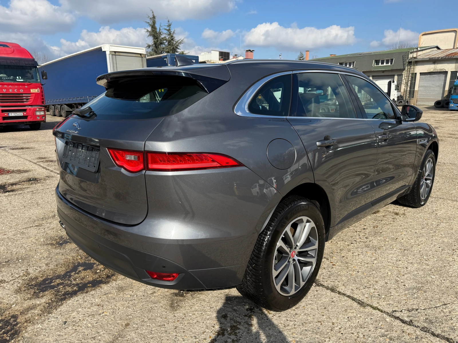 Jaguar F-PACE R-Sport, снимка 5 - Автомобили и джипове - 56416737