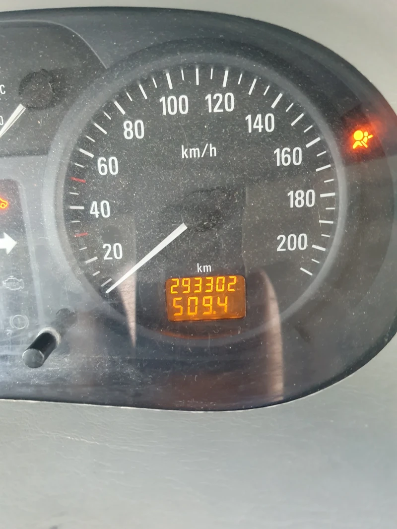 Opel Vivaro, снимка 2 - Бусове и автобуси - 52522114