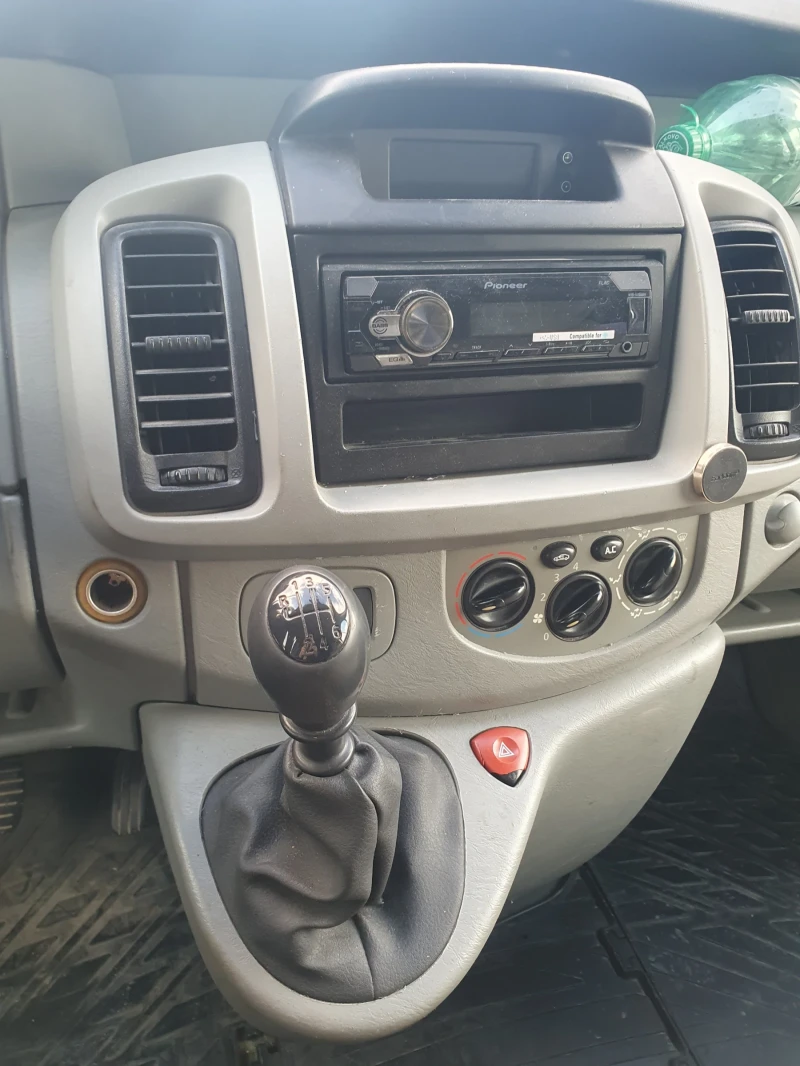 Opel Vivaro, снимка 3 - Бусове и автобуси - 52522114
