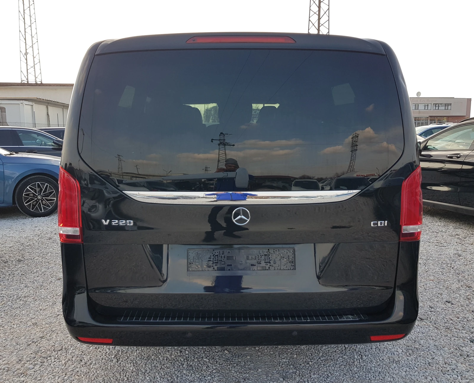 Mercedes-Benz V 220 CDI Premium Extralong 8+ 1 места ЛИЗИНГ, снимка 5 - Бусове и автобуси - 53878108