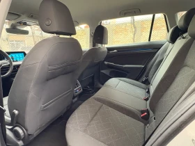 VW Golf 8 Variant Life / 2.0TDI/ Lane Assist / Дистроник /, снимка 11