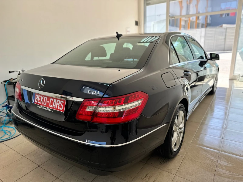 Mercedes-Benz E 220 Нов внос от Белгия, снимка 2 - Автомобили и джипове - 47455504