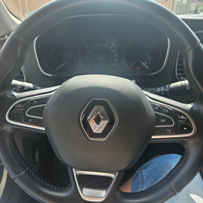 Renault Megane 1.5dci, снимка 13 - Автомобили и джипове - 47063890