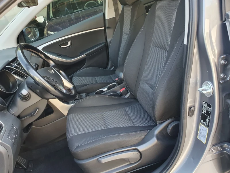 Hyundai I30 1.4 D   KLIMA 6 skr. PODGREV  VOLAN I SEDALKI, снимка 9 - Автомобили и джипове - 47289414