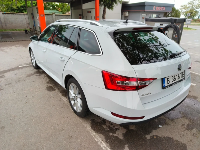 Skoda Superb, снимка 6 - Автомобили и джипове - 47454073