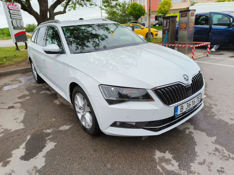 Skoda Superb, снимка 4 - Автомобили и джипове - 47454073