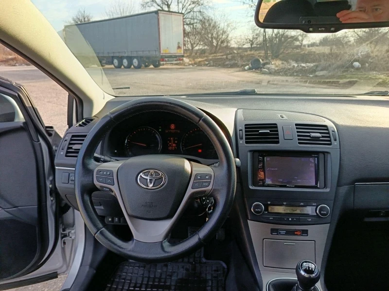 Toyota Avensis, снимка 13 - Автомобили и джипове - 49269795