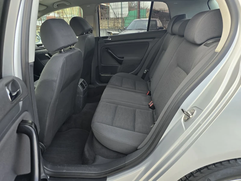 VW Golf 1.9 TDI 105 К.С. КЛИМА / НАВИ, снимка 10 - Автомобили и джипове - 49468695