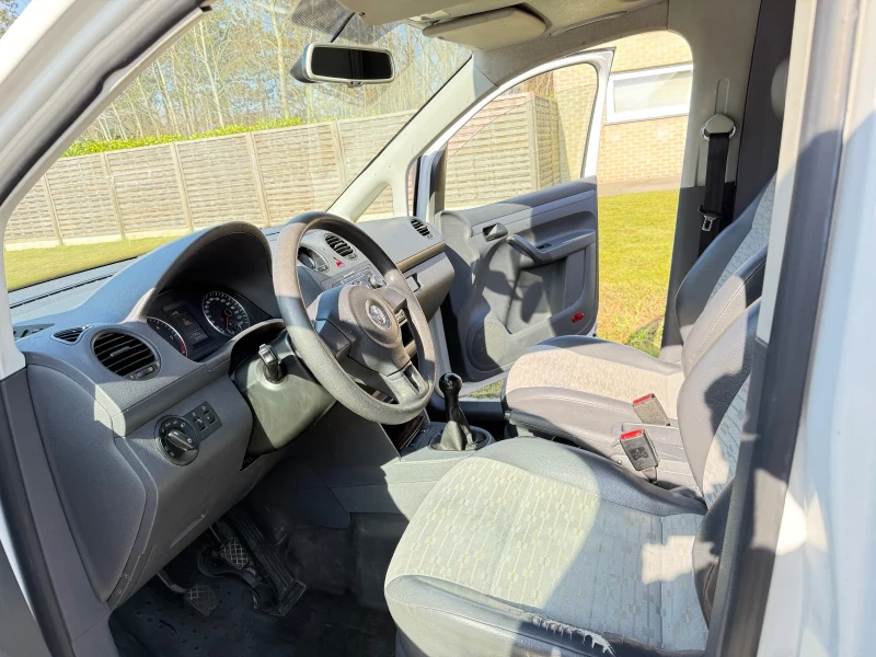 VW Caddy 1.6TDI Maxi , снимка 9 - Автомобили и джипове - 52630891