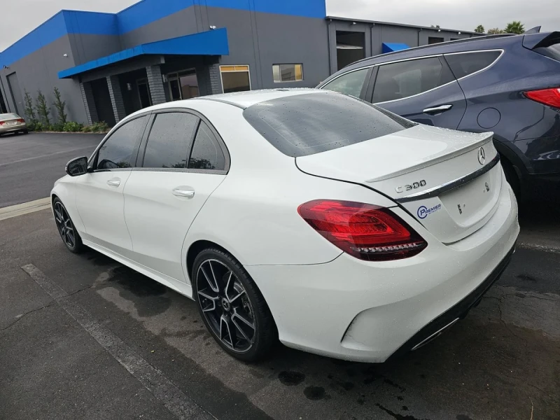 Mercedes-Benz C 300 Burmester* Пано* Подгрев, снимка 5 - Автомобили и джипове - 52317833