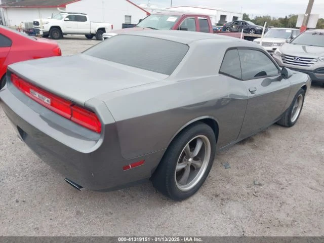 Dodge Challenger Минимална щета, сервизна история, снимка 8 - Автомобили и джипове - 48781866