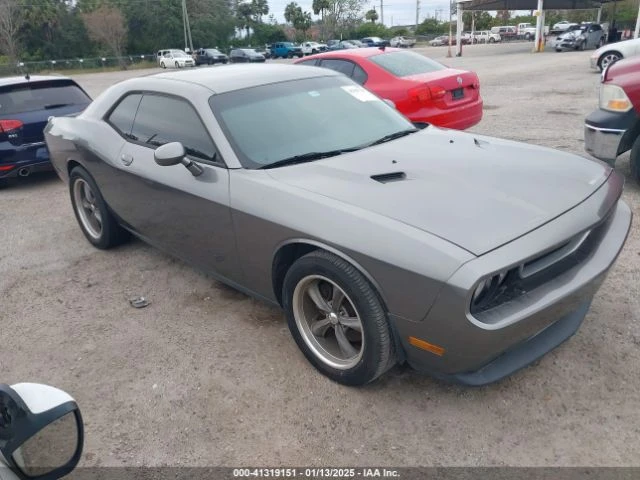 Dodge Challenger Минимална щета, сервизна история, снимка 2 - Автомобили и джипове - 48781866