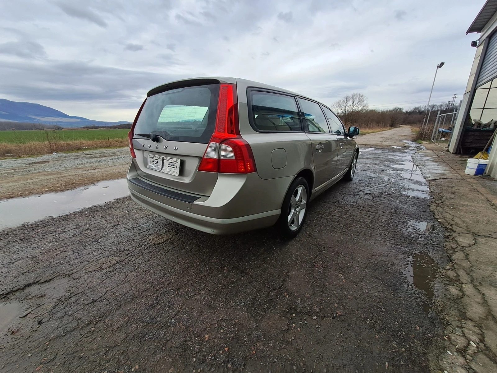 Volvo V70 2.4 d - изображение 3