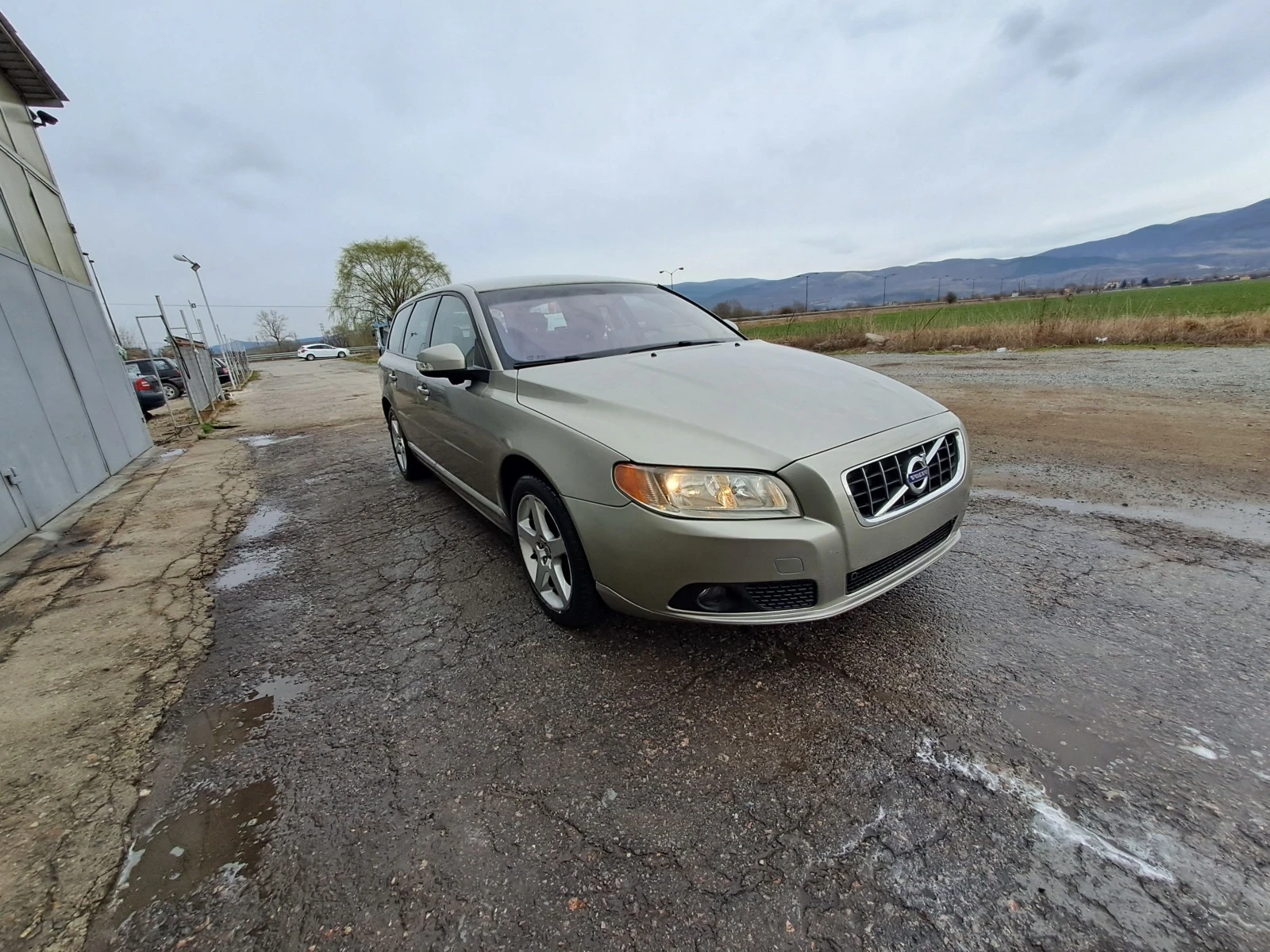 Volvo V70 2.4 d - изображение 2