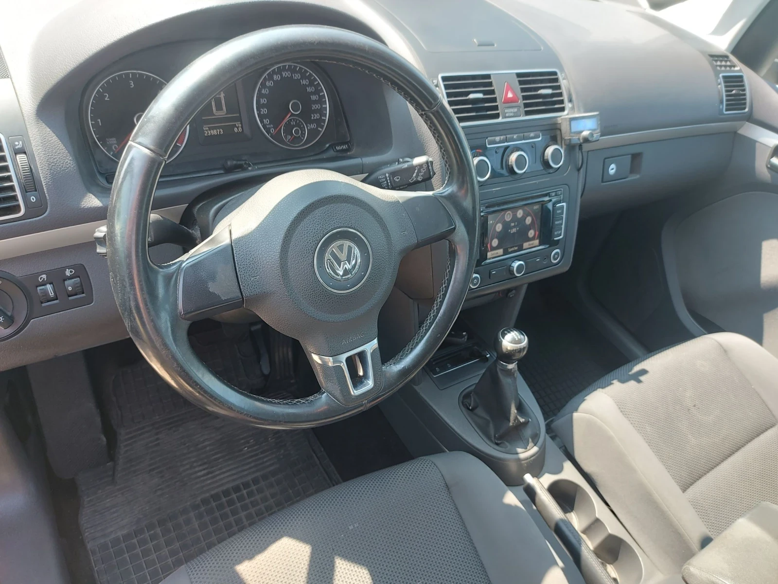 VW Touran 1.6 T D I - изображение 9