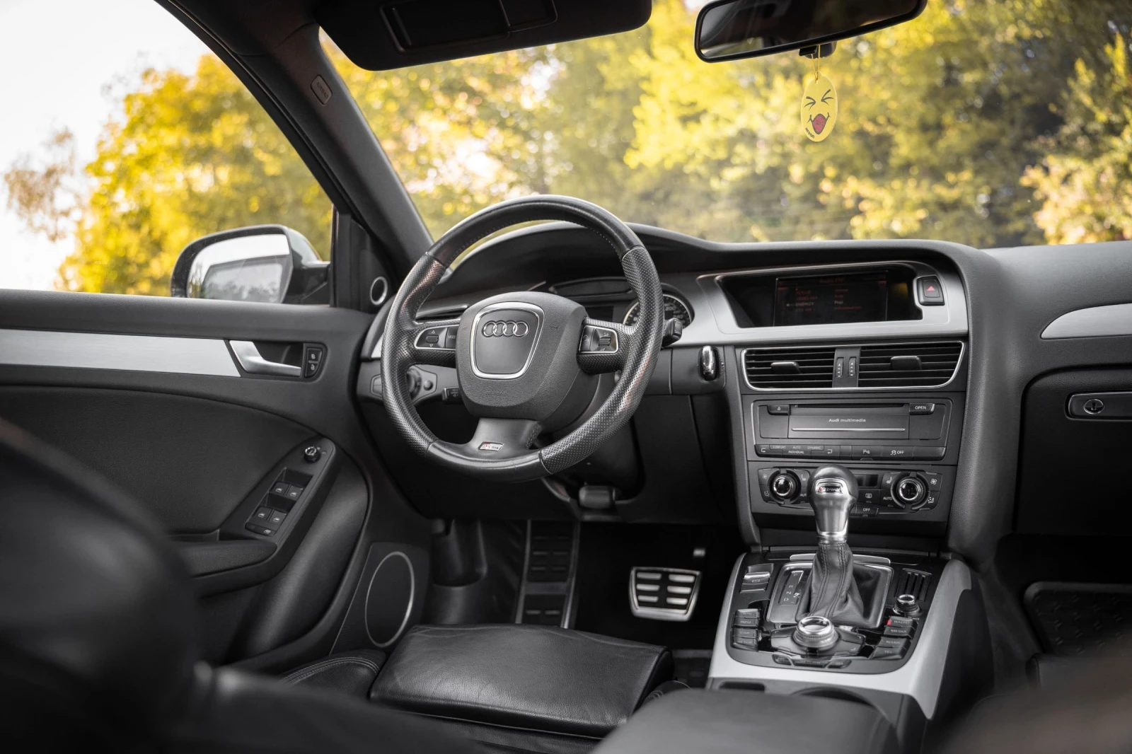 Audi A4  S-LINE  - изображение 10