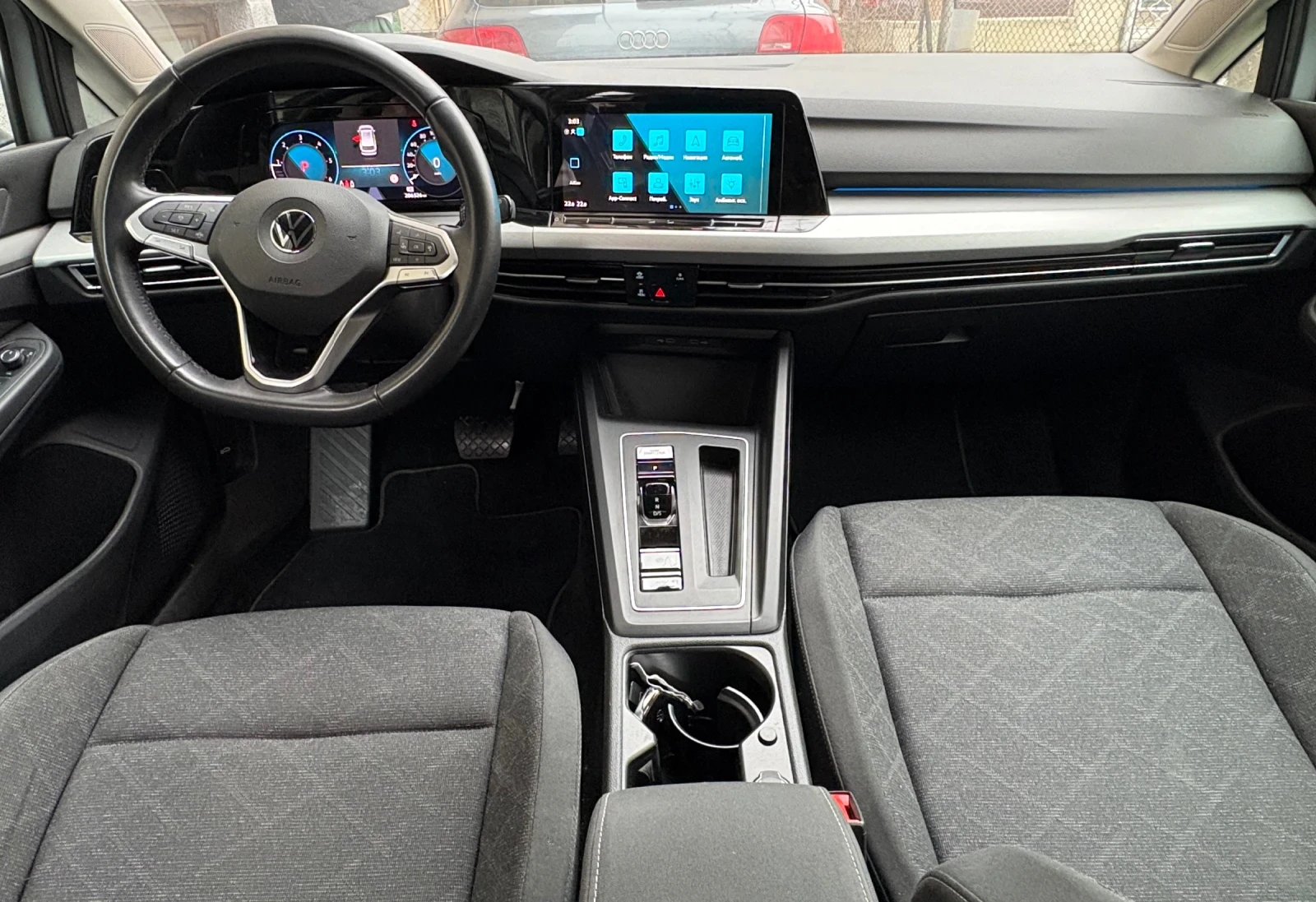 VW Golf 8 Variant Life / 2.0TDI/ Lane Assist / Дистроник / - изображение 7