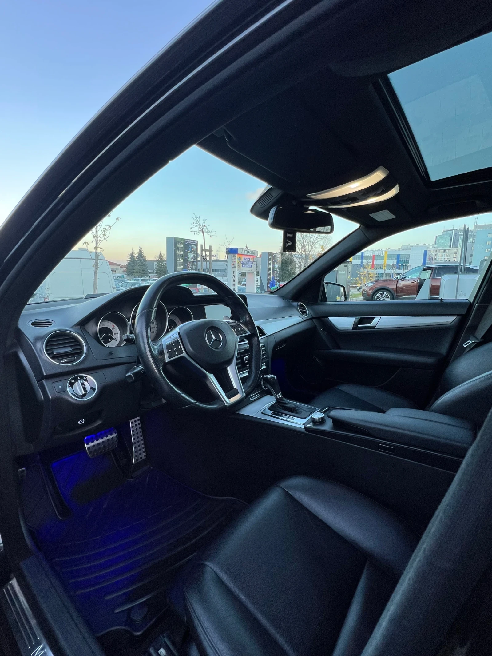 Mercedes-Benz C 250 2.2 204 к. AVANTGARDE - AMG look, снимка 9 - Автомобили и джипове - 53751177