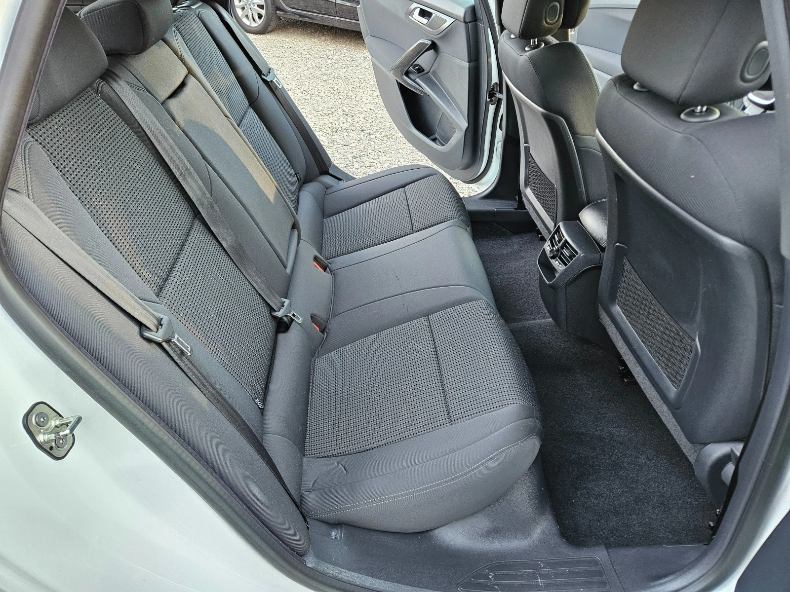 Peugeot 508 1.6 HDI 115кс. Head-up Navi Panorama, снимка 11 - Автомобили и джипове - 53785636