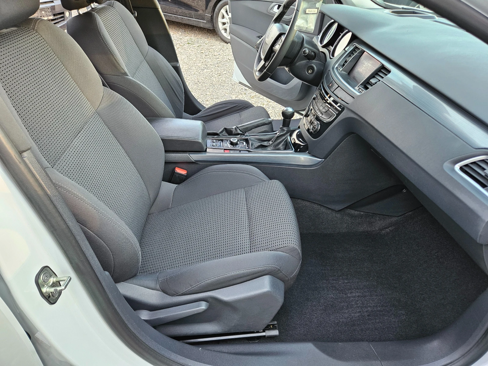 Peugeot 508 1.6 HDI 115кс. Head-up Navi Panorama, снимка 12 - Автомобили и джипове - 53785636