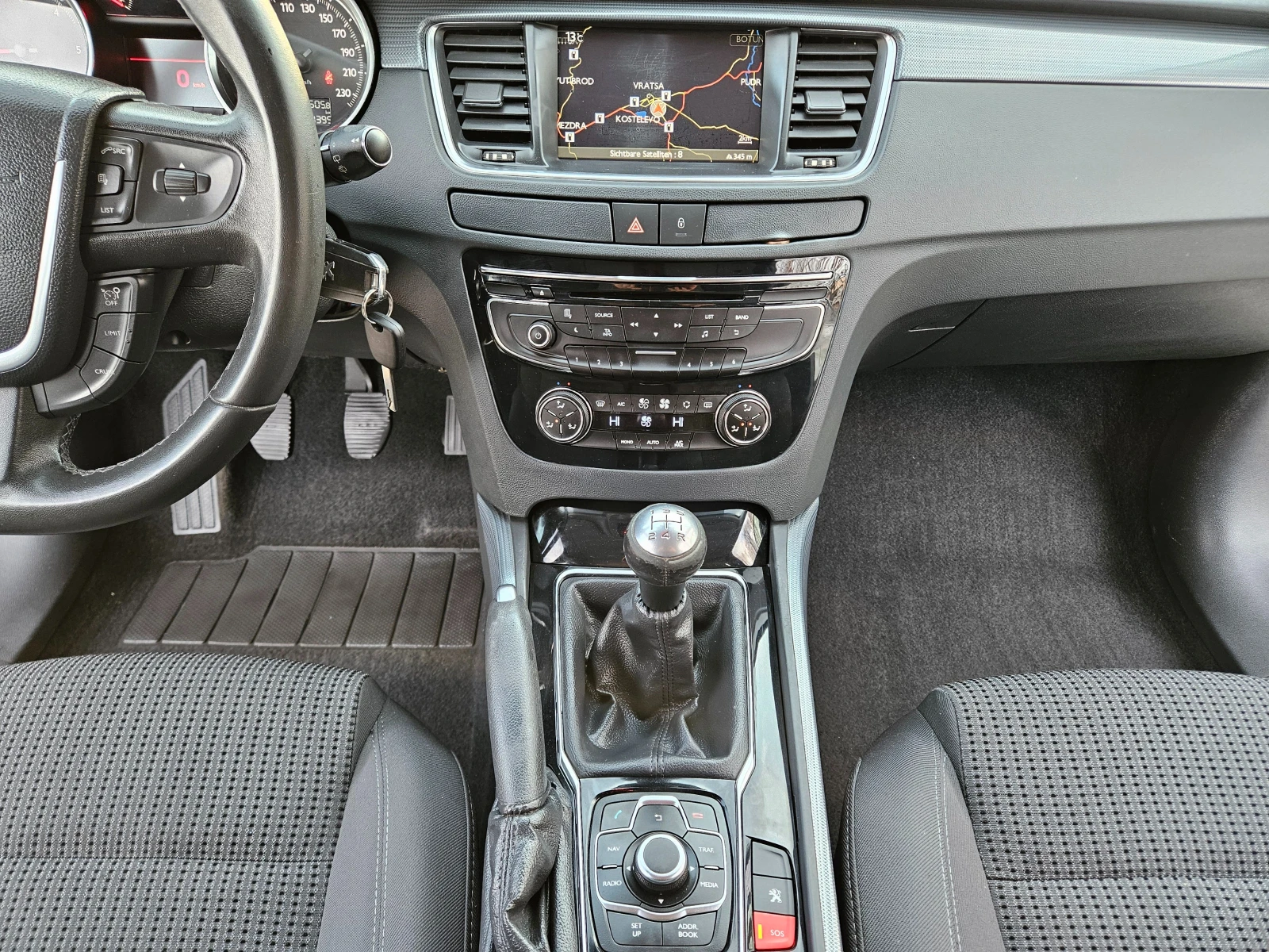 Peugeot 508 1.6 HDI 115кс. Head-up Navi Panorama, снимка 15 - Автомобили и джипове - 53785636