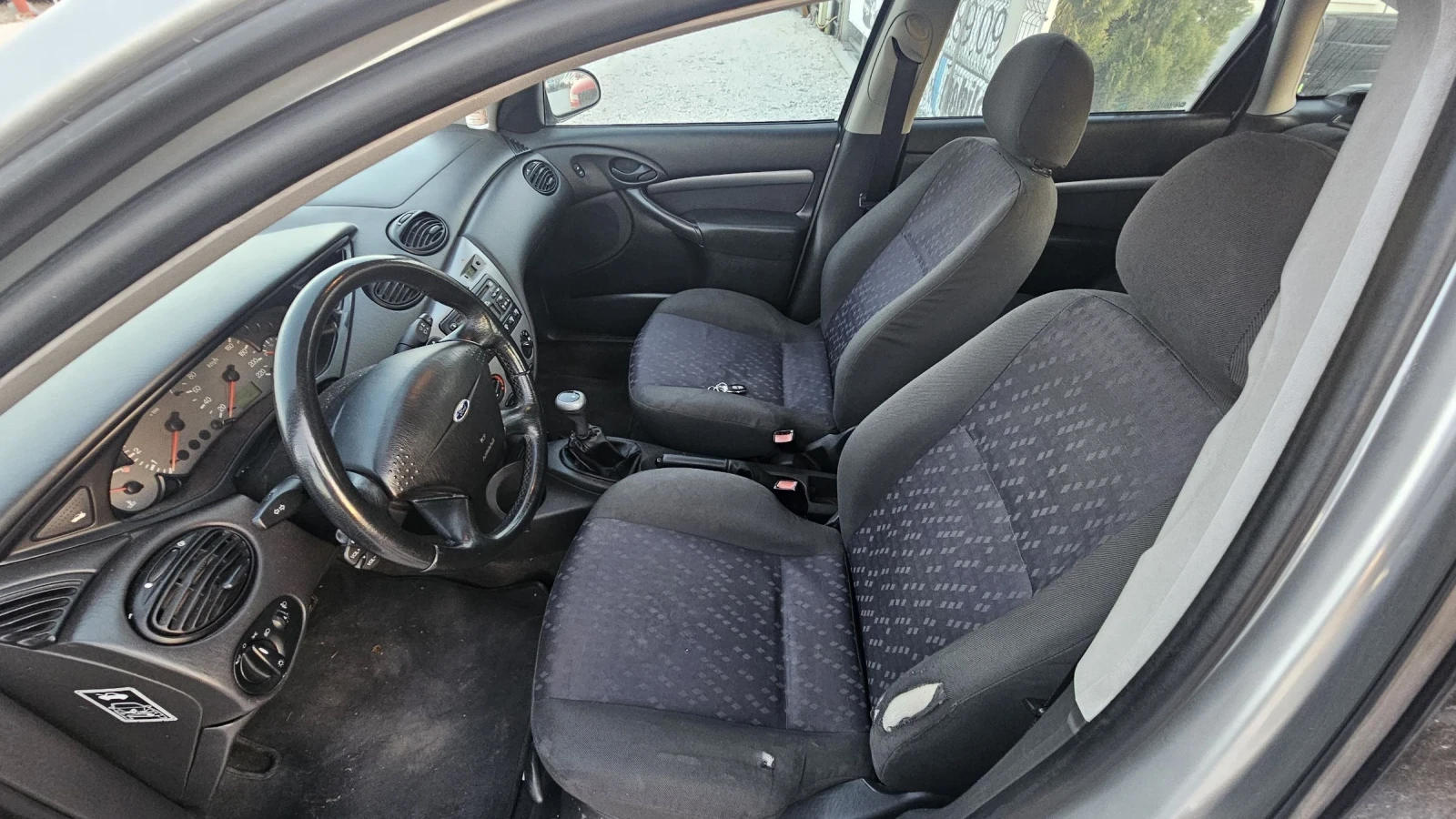 Ford Focus 1.8.Бензин.Клима.Обслужен., снимка 9 - Автомобили и джипове - 53829509