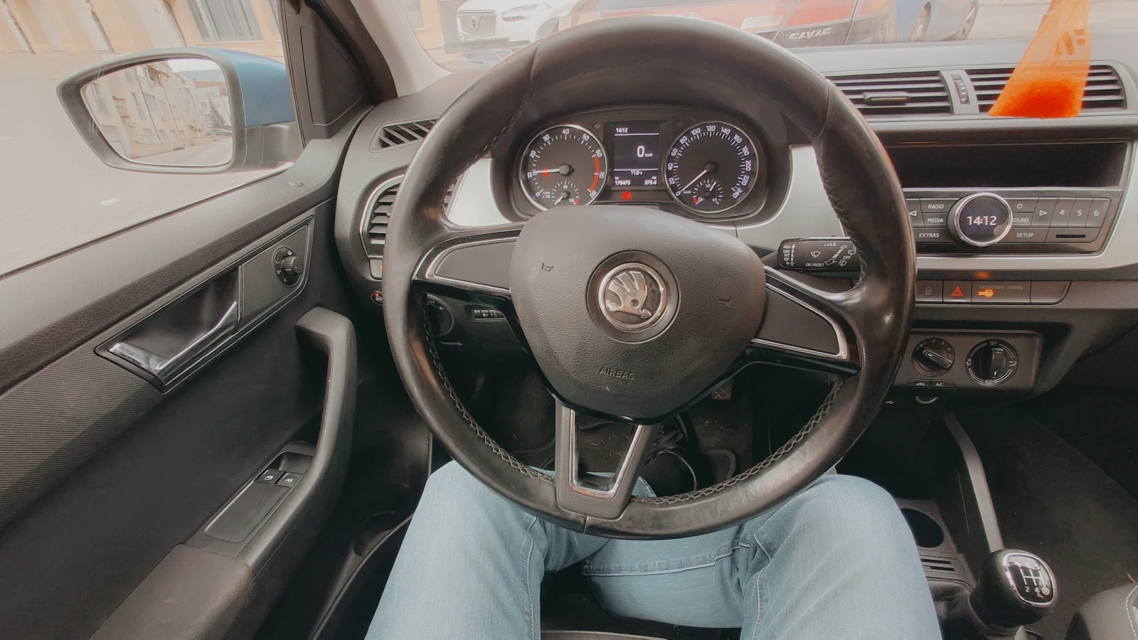 Skoda Fabia 1.0 MPI, снимка 5 - Автомобили и джипове - 53993879