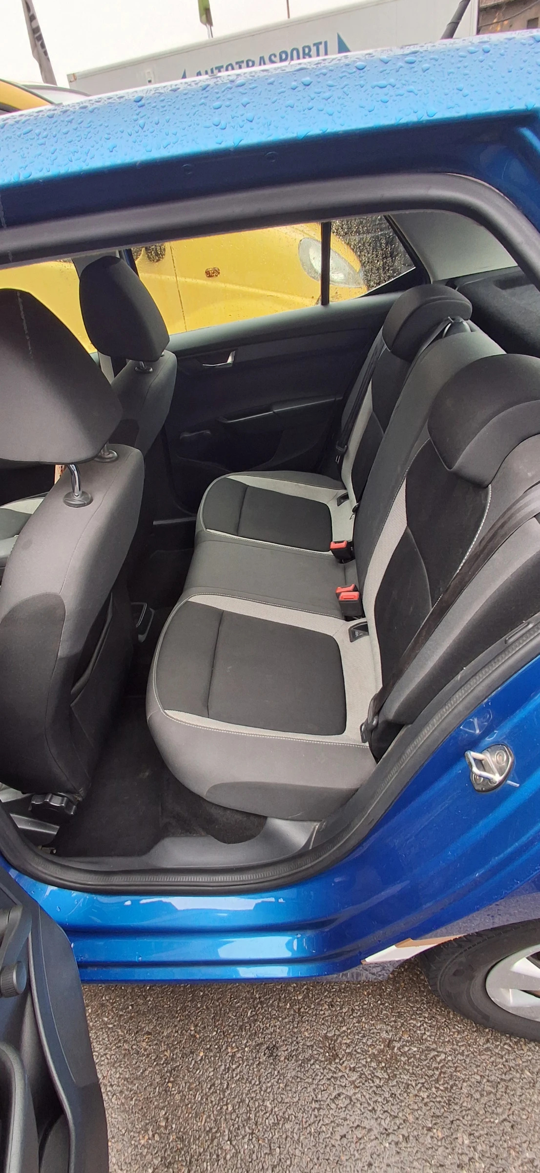 Skoda Fabia 1.0 MPI, снимка 7 - Автомобили и джипове - 53993879