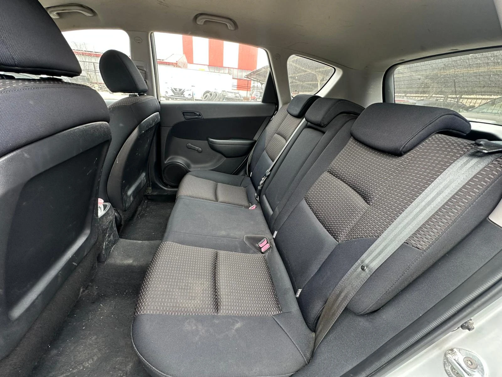 Hyundai I30 1.6 CRDi, снимка 9 - Автомобили и джипове - 54032994