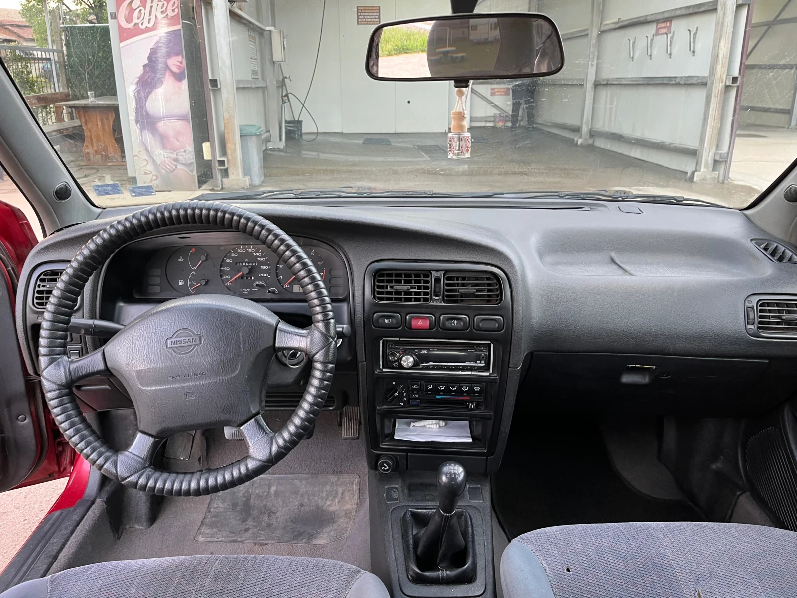 Nissan Primera 1.6 климатик, снимка 8 - Автомобили и джипове - 54417095