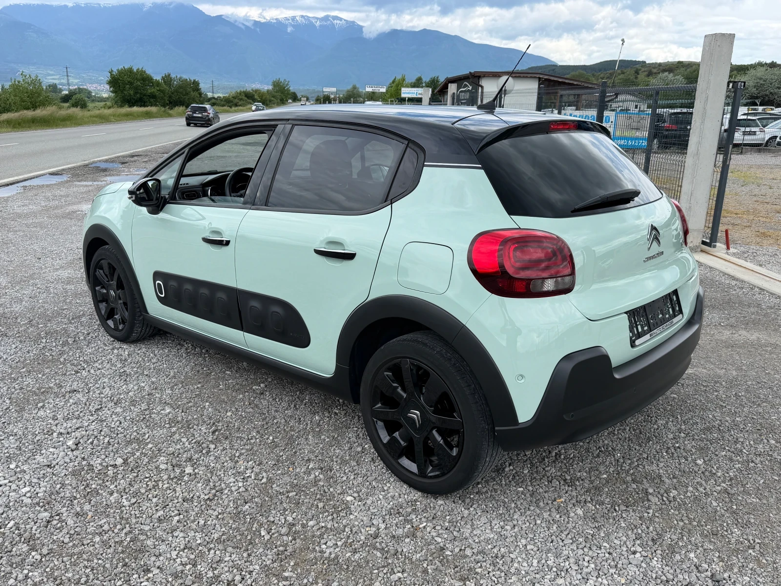 Citroen C3 1.2i SHINE KEYLESS NAVI CAMERA SERVICE BOOK, снимка 8 - Автомобили и джипове - 54652190